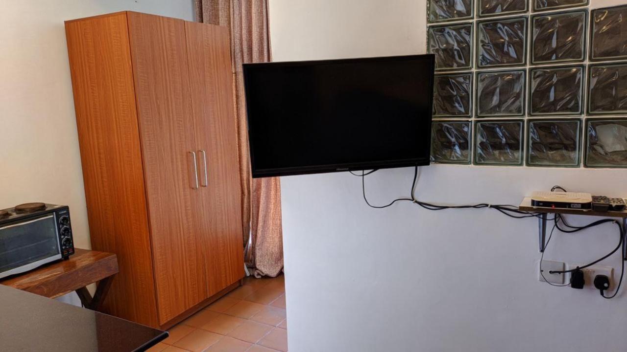 A Lovely Studio Apartment With Gym And Pool Access Darüsselam Dış mekan fotoğraf